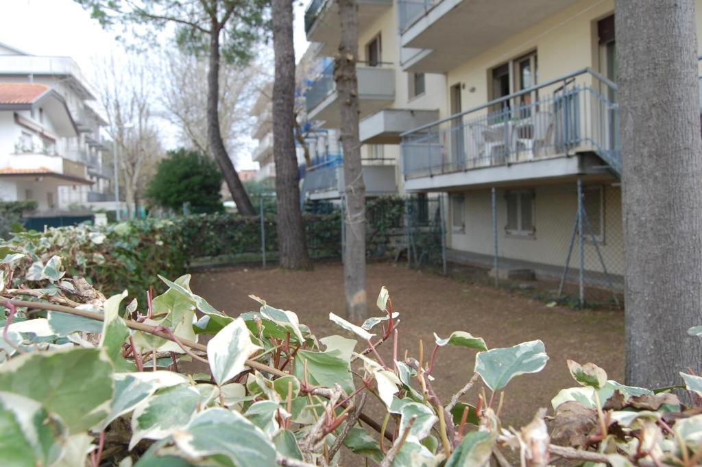 Hotel 21 Riccione Exterior foto